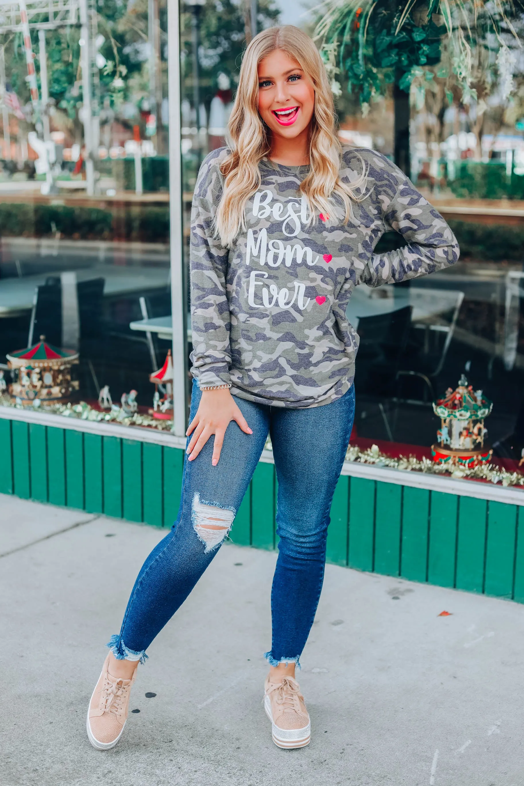Best Mom Ever Graphic Top - Camo