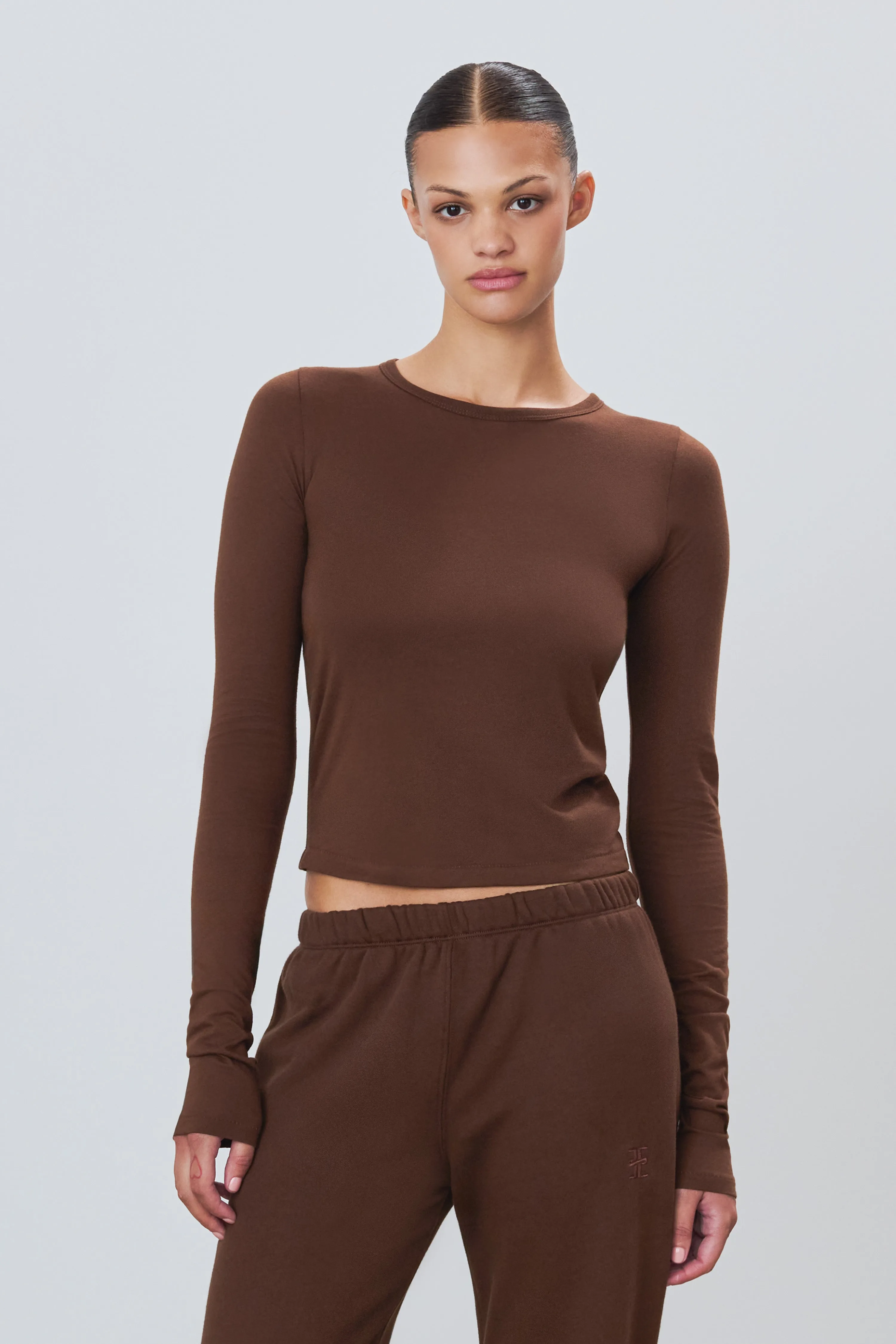 FITTED CREWNECK LONG SLEEVE T-SHIRT