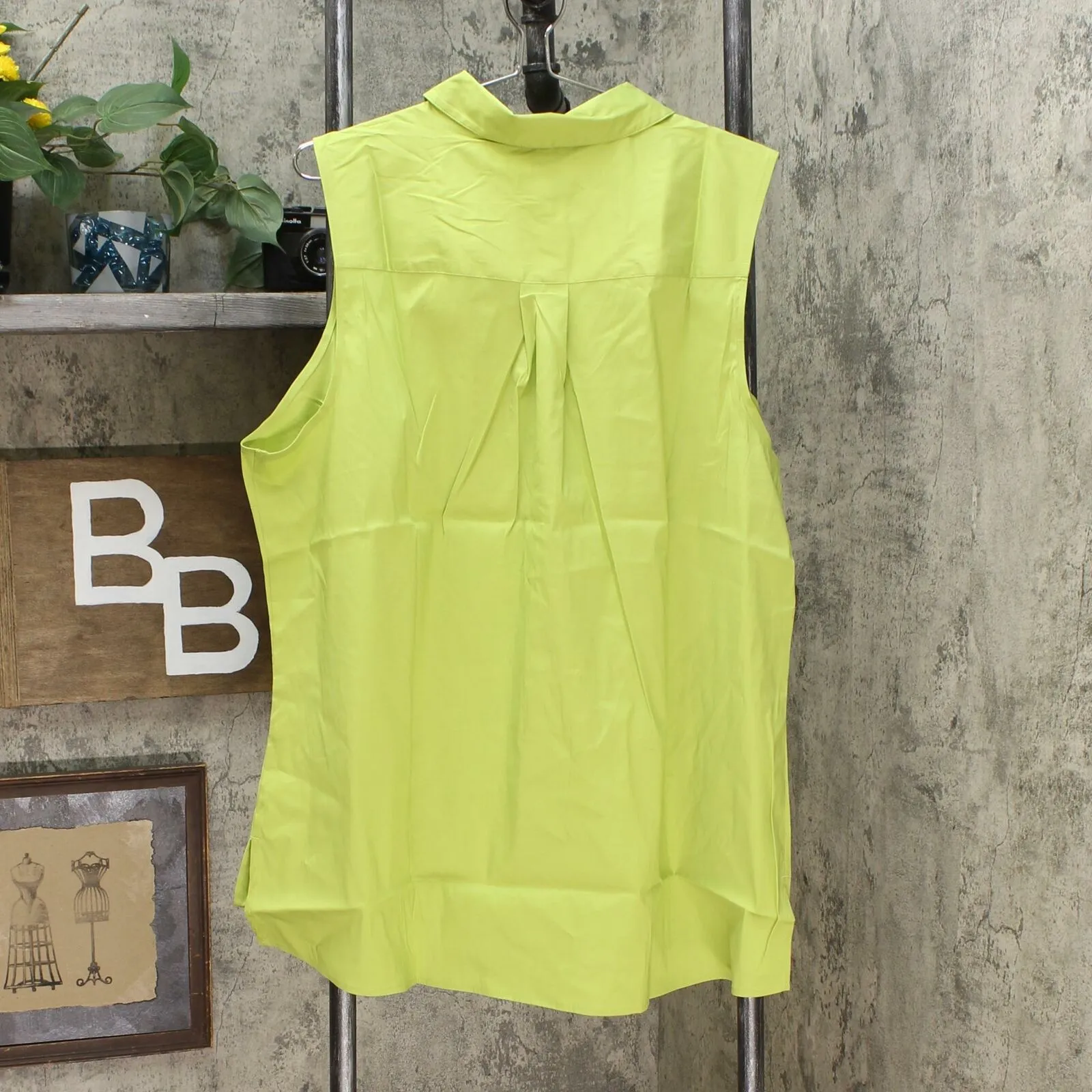 Lemon Way Women's Plus Size On-the-Go Wrinkle Resistant Sleeveless Blouse