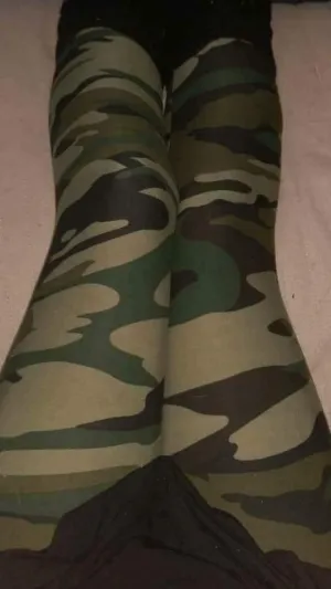 One Size Green Camo Leggings