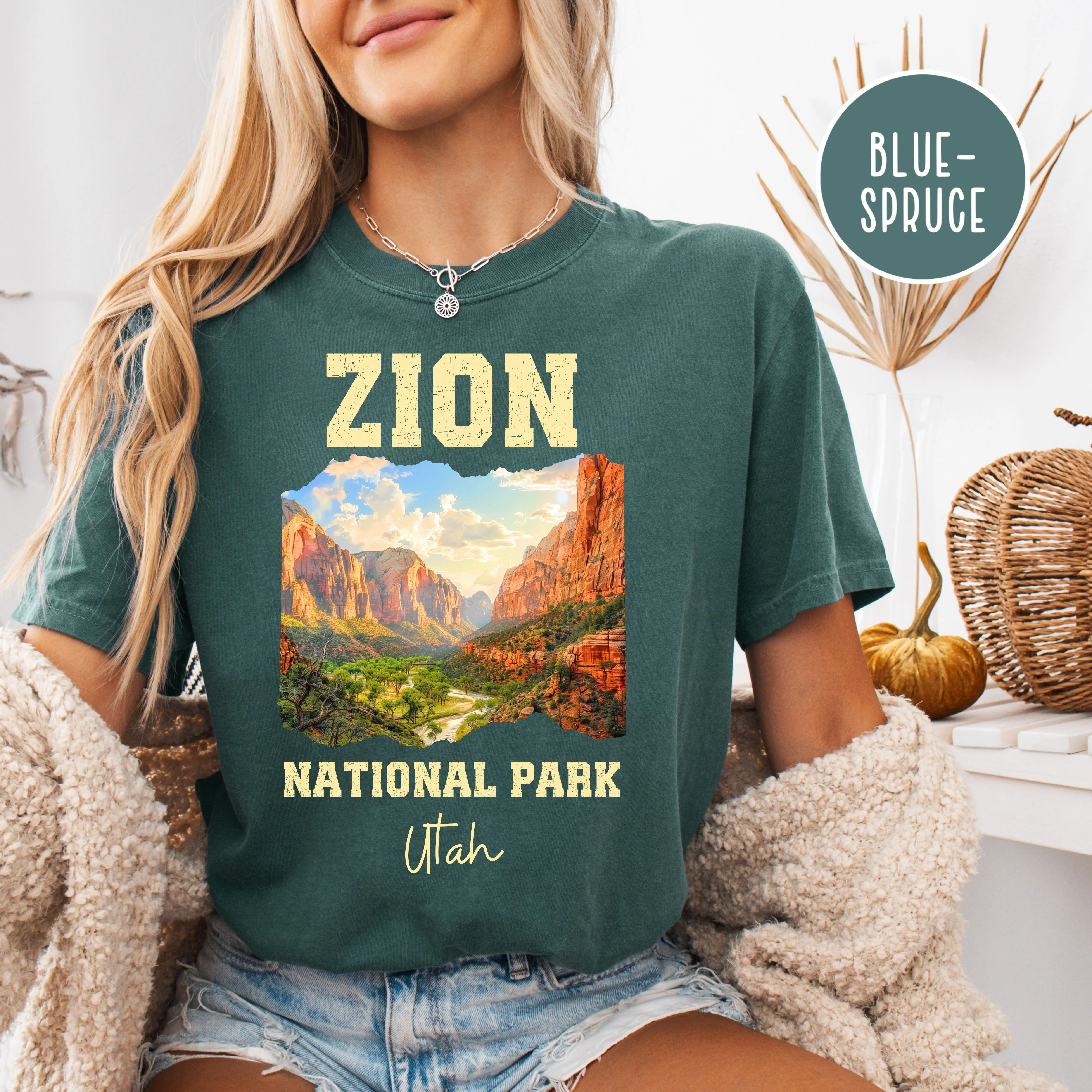Zion National Park Grunge Style Comfort Colors® Tee
